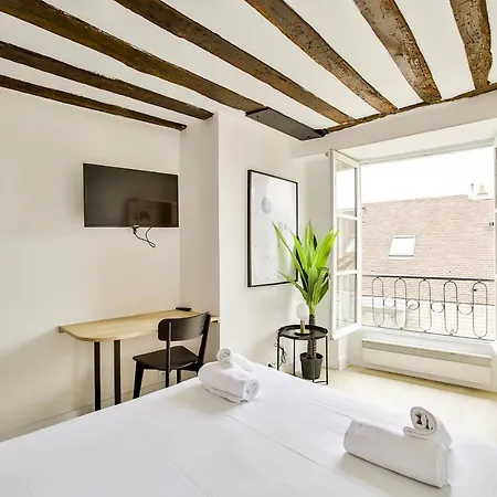 New&renovated Cosy Flat In The Marais !!! 4pers Paryż